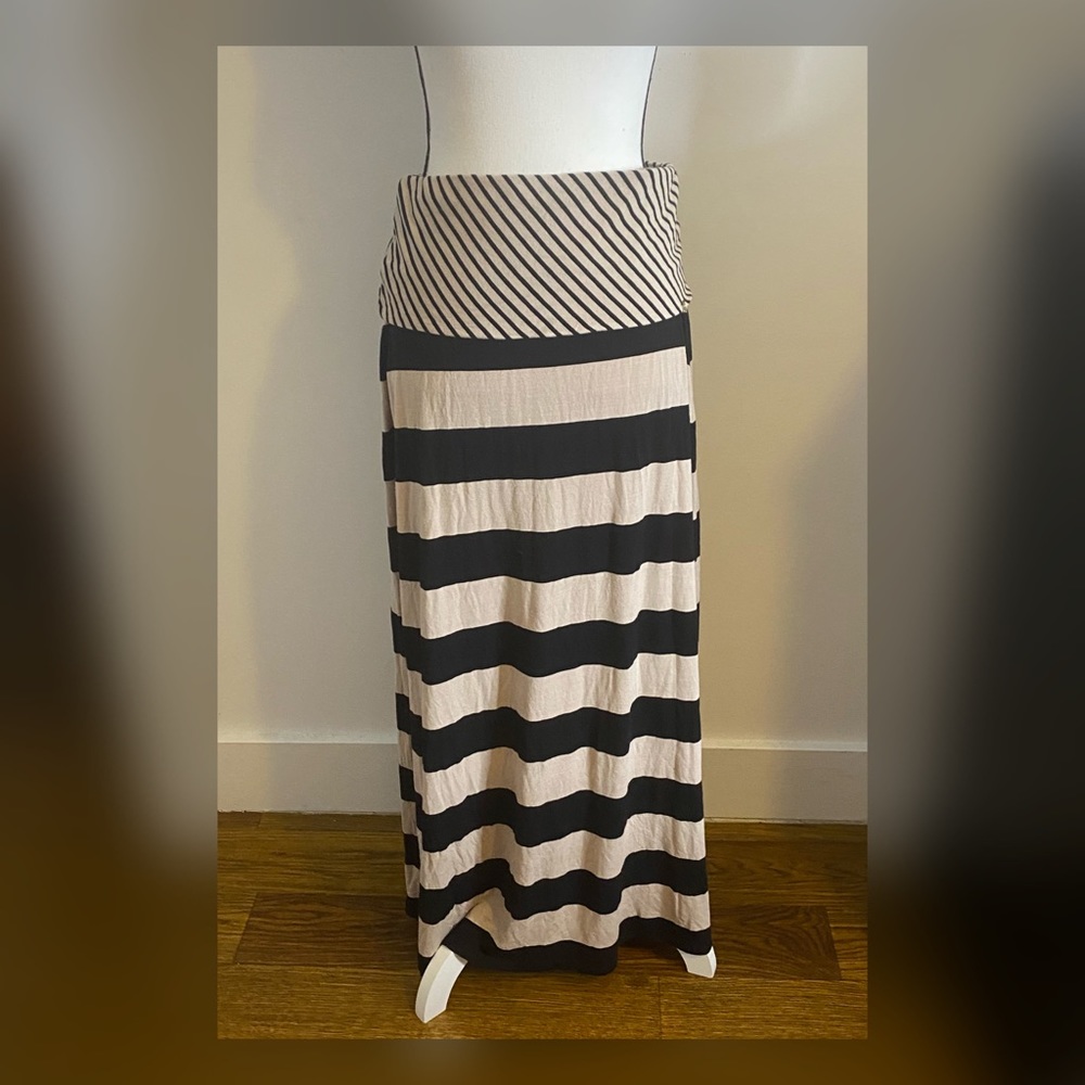 Calvin Klein Women's horizontal stripe skirt